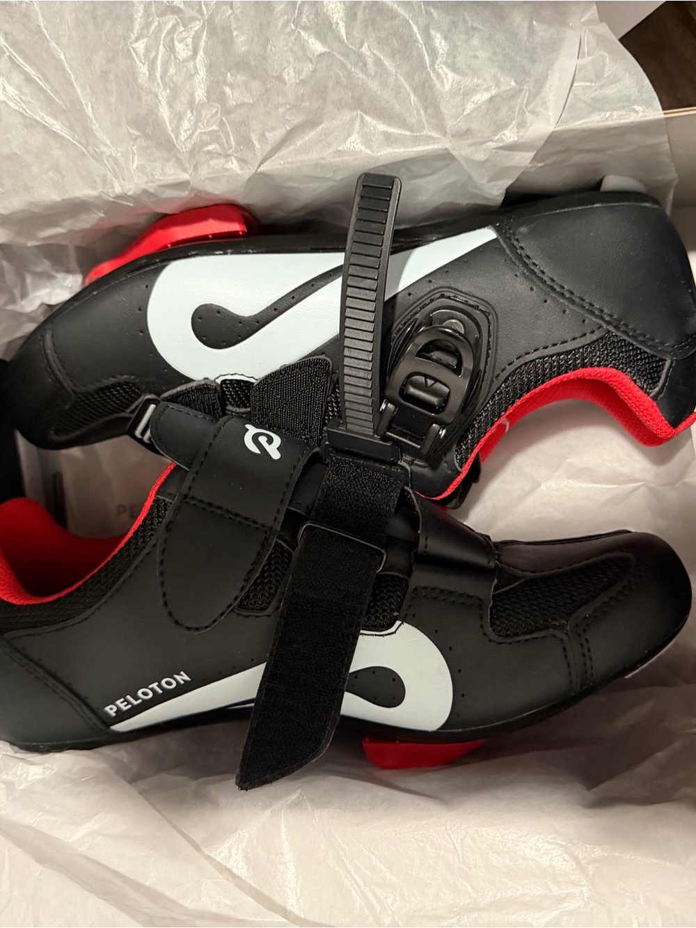 Peloton Black and Red Cycling Shoes - 39
